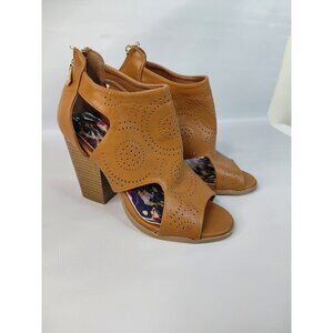 Brown Peep-Toe Block Heel Sandals With Cut-Out Design & Back Zipper Closure Prin